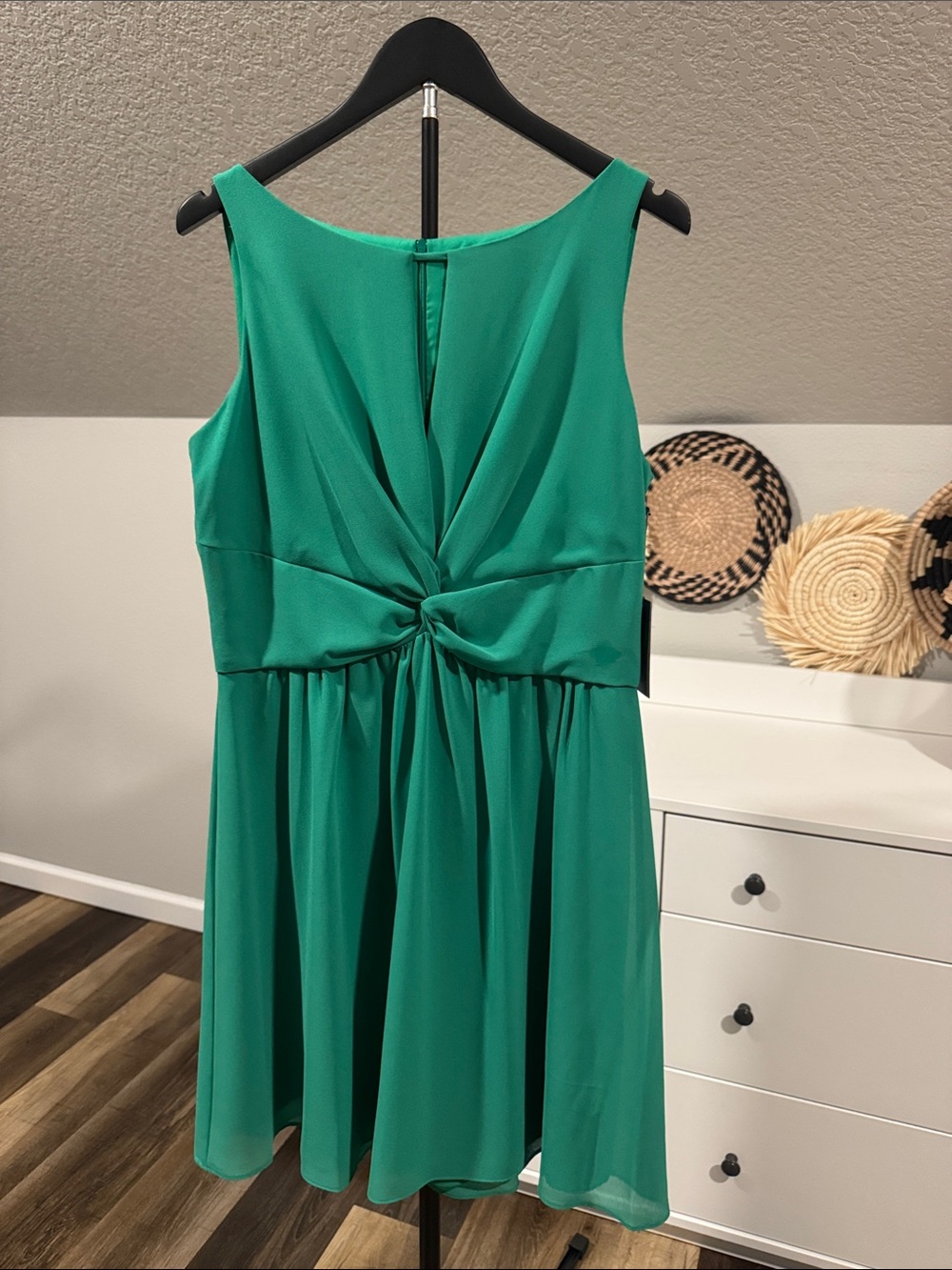 Vince Camuto Emerald Knot-Front Sleeveless Mini Dress